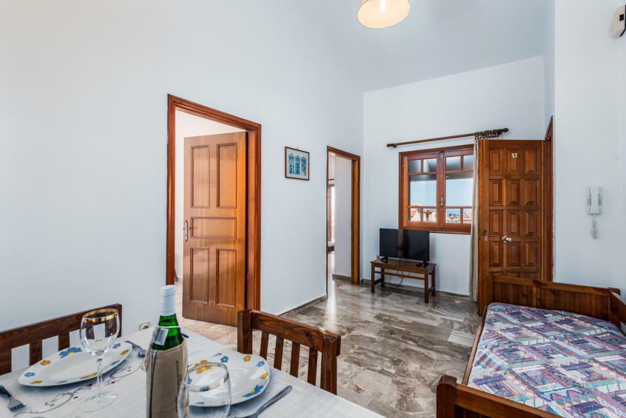 Areti Apartments Poros  Esterno foto