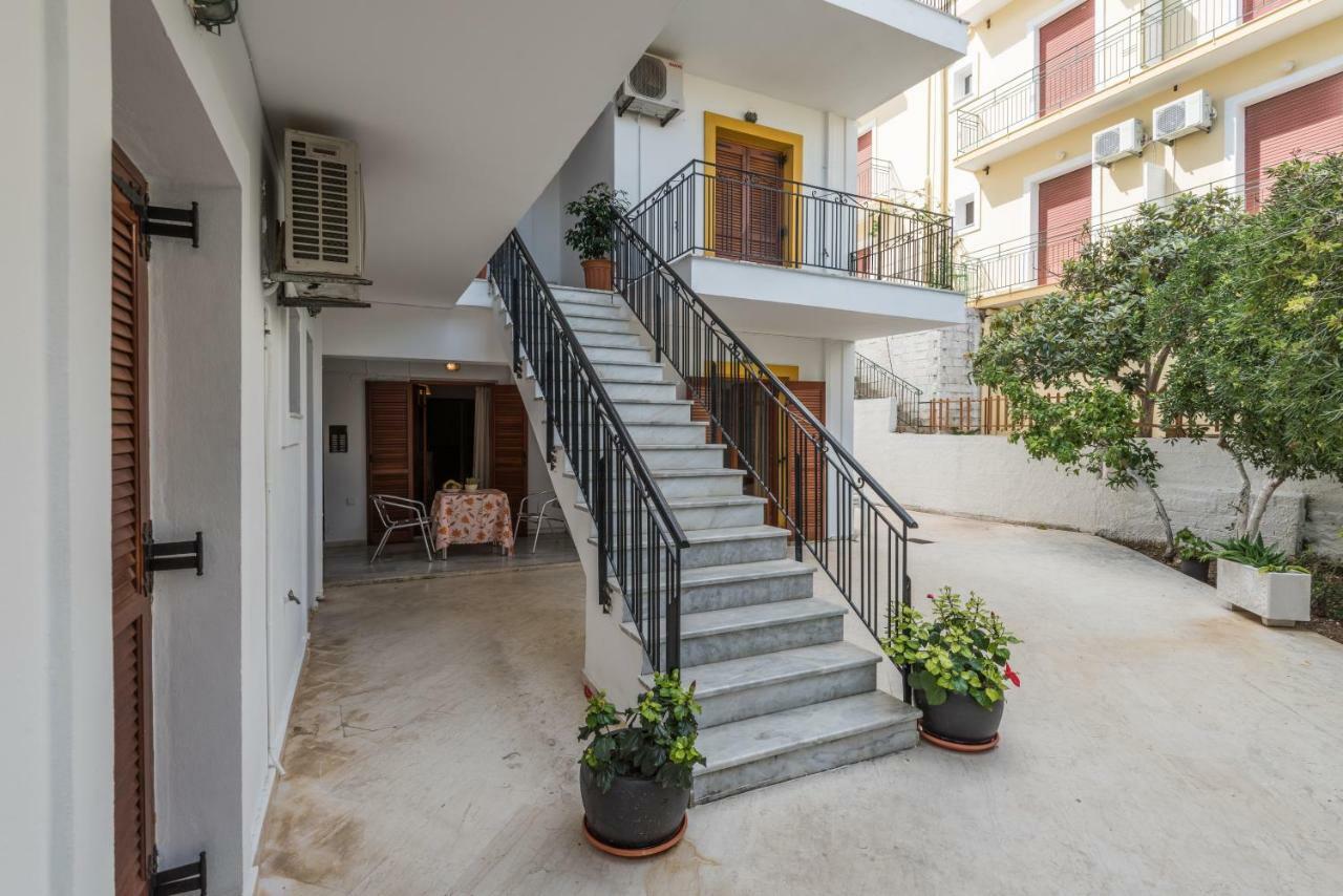 Areti Apartments Poros  Esterno foto