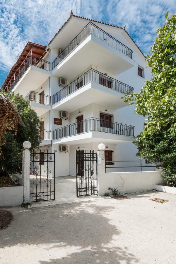 Areti Apartments Poros  Esterno foto