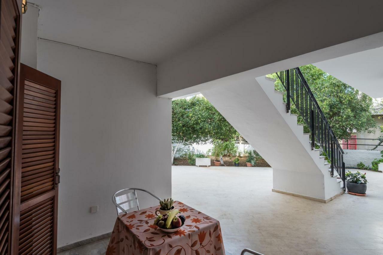 Areti Apartments Poros  Esterno foto