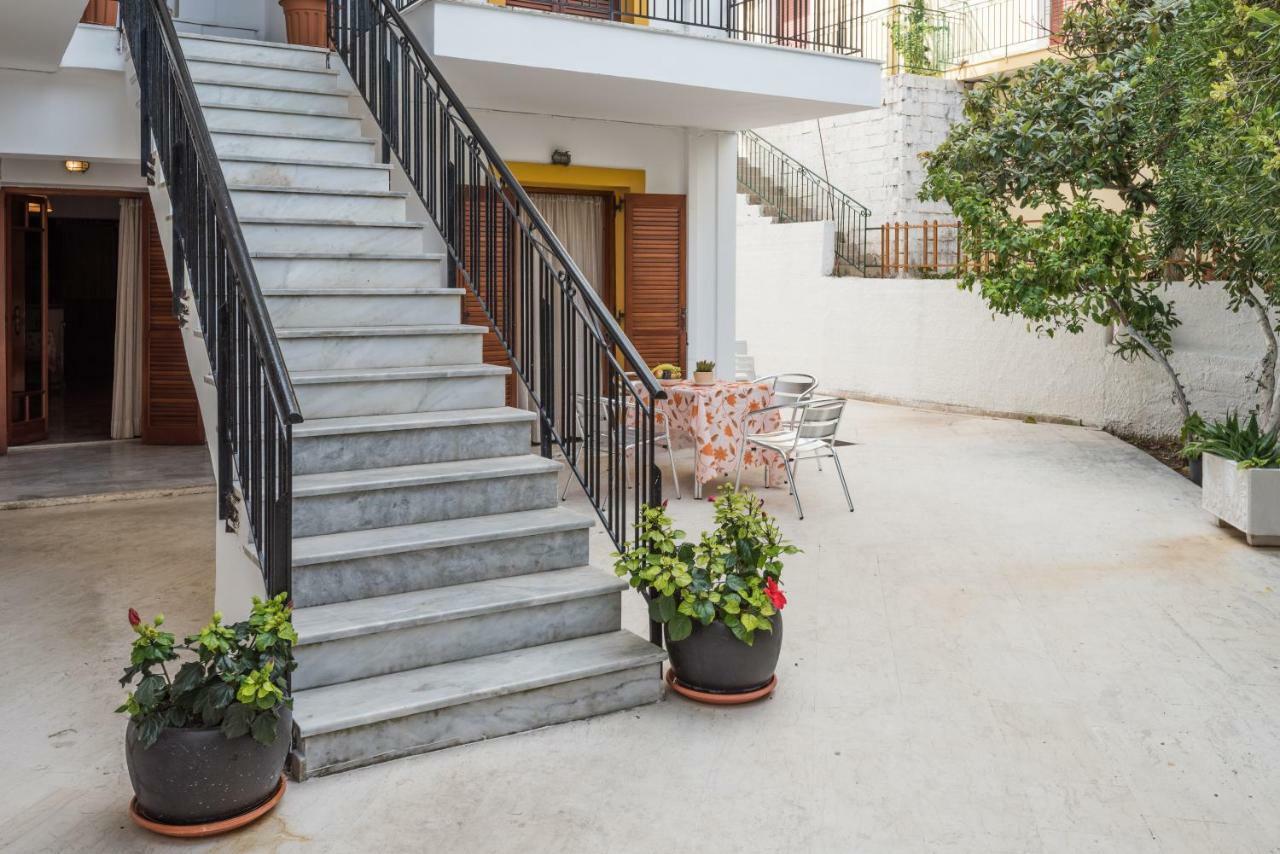 Areti Apartments Poros  Esterno foto