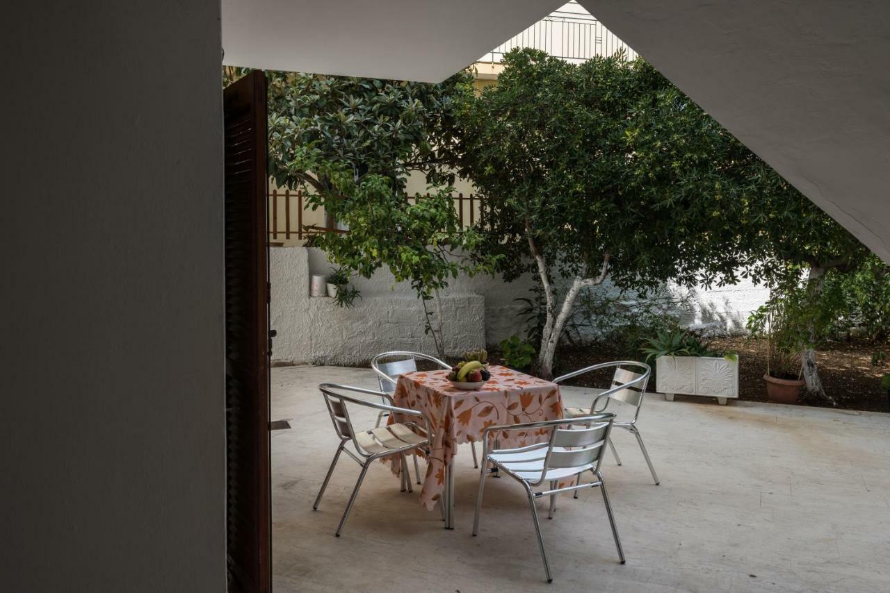Areti Apartments Poros  Esterno foto