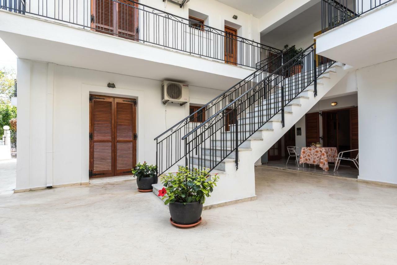 Areti Apartments Poros  Esterno foto
